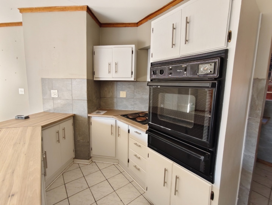 To Let 3 Bedroom Property for Rent in Langenhovenpark Free State
